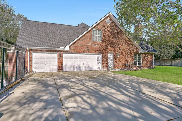 101 Oak Drive, Friendswood, TX 77546