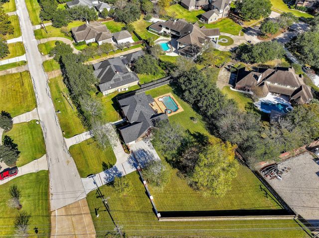 101 Oak Drive, Friendswood, TX 77546