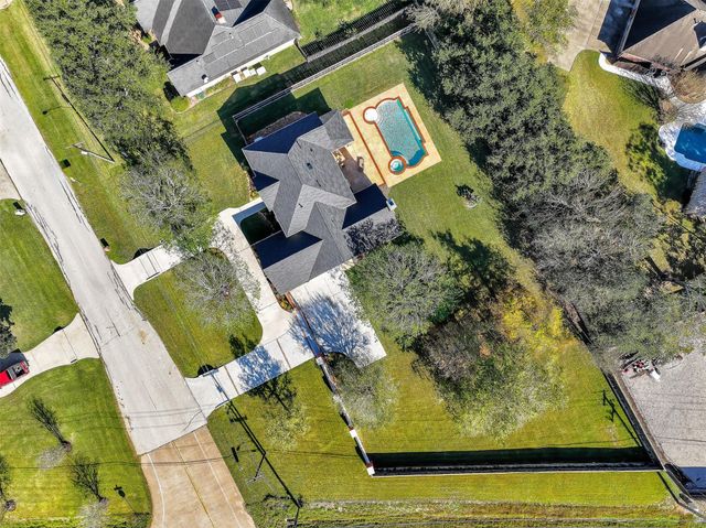 101 Oak Drive, Friendswood, TX 77546