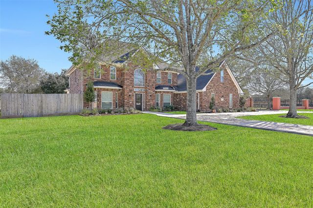 101 Oak Drive, Friendswood, TX 77546