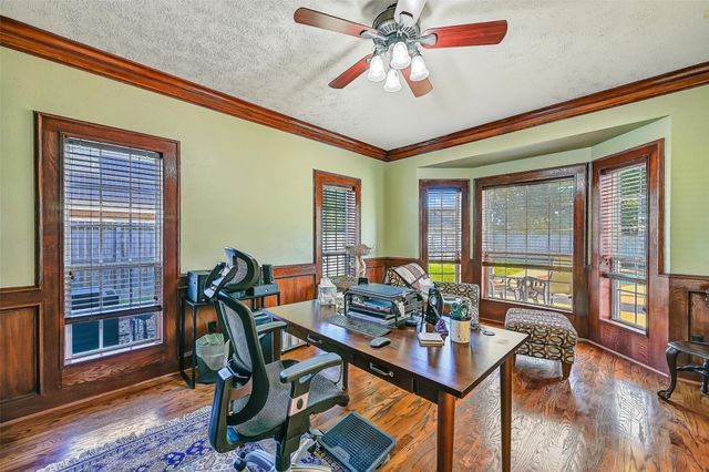 101 Oak Drive, Friendswood, TX 77546