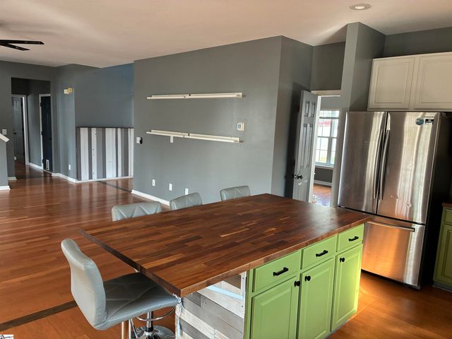 226 N Orchard Farms Avenue, Simpsonville, SC 29681