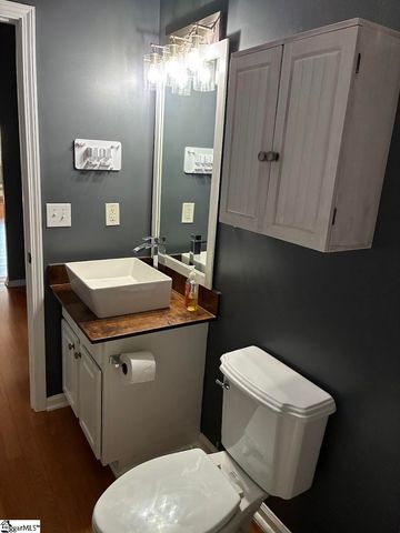 226 N Orchard Farms Avenue, Simpsonville, SC 29681