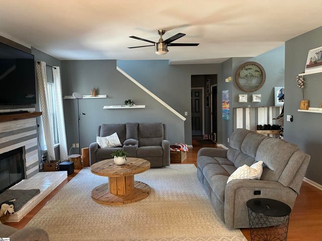 226 N Orchard Farms Avenue, Simpsonville, SC 29681