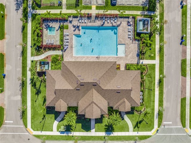 10156 W Villa Circle, Vero Beach, FL 32966