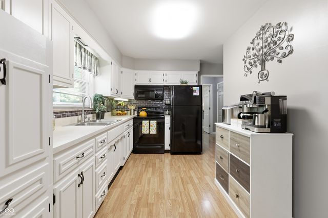 6125 Dorsett Place, Indianapolis, IN 46220
