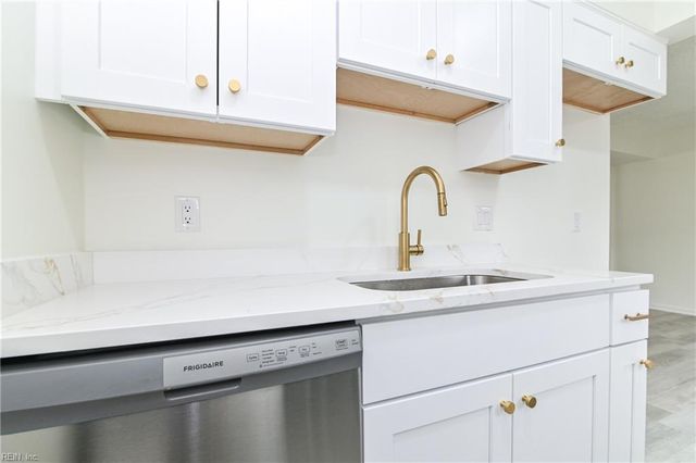 5321 Leicester CT, Virginia Beach, VA 23462