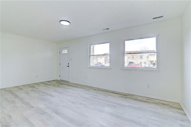 5321 Leicester CT, Virginia Beach, VA 23462