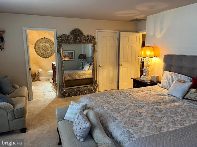 205 SWEETWATER DR, Cinnaminson, NJ 08077
