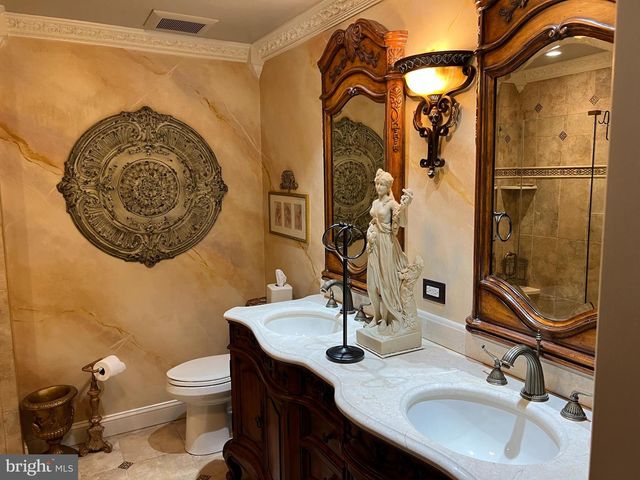 205 SWEETWATER DR, Cinnaminson, NJ 08077