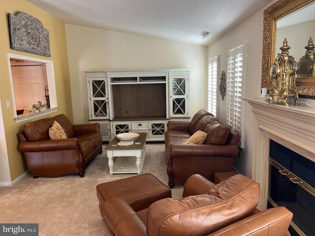 205 SWEETWATER DR, Cinnaminson, NJ 08077