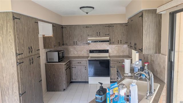 3720 PIN OAKS STREET, Sarasota, FL 34232