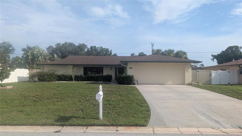 3720 PIN OAKS STREET, Sarasota, FL 34232