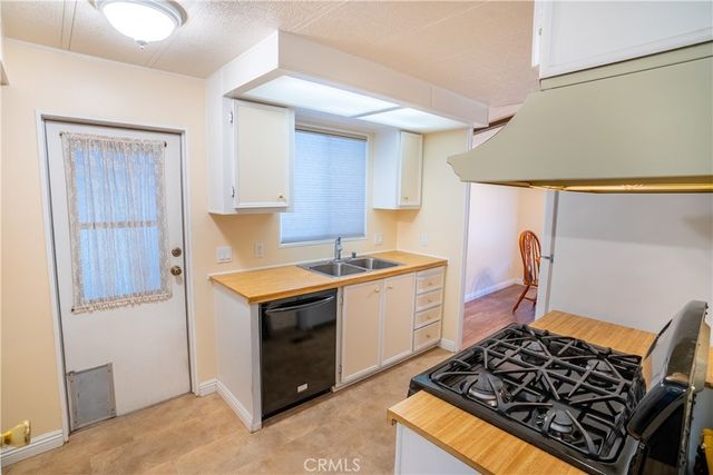 720 W Santa Maria Space 14, Santa Paula, CA 93060