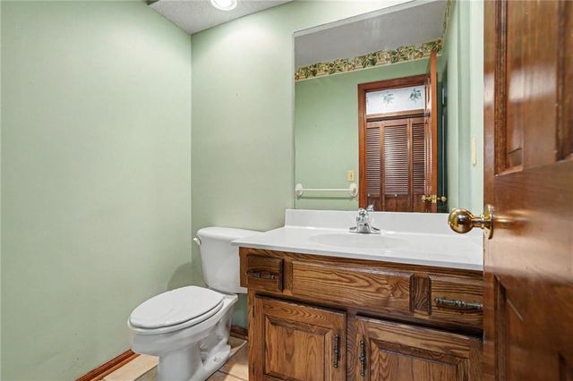 109 NW 44th Street, Kansas City, MO 64116