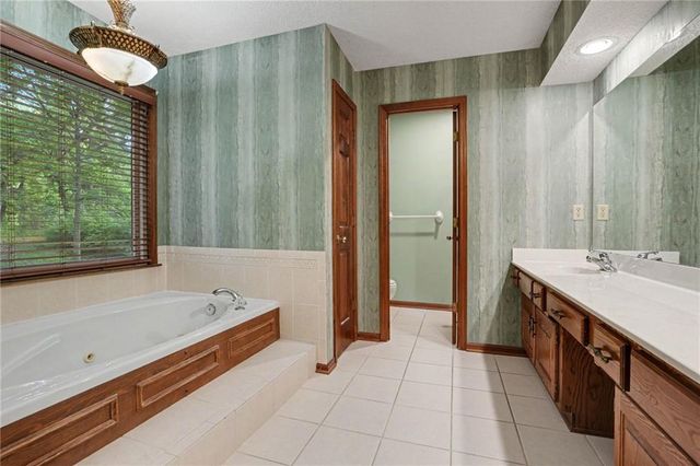 109 NW 44th Street, Kansas City, MO 64116