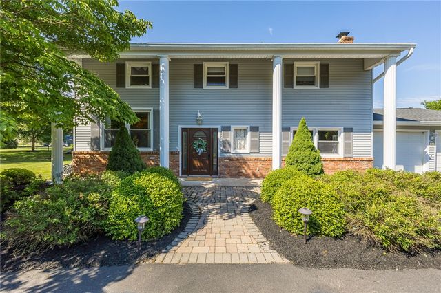 52 Parkridge Drive, Pittsford, NY 14534