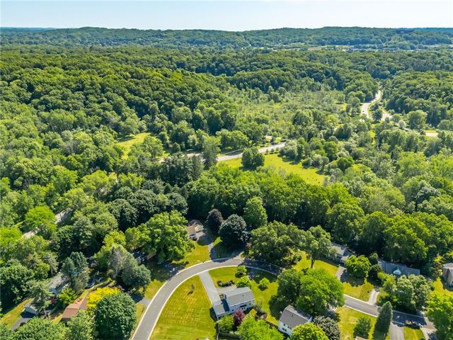 52 Parkridge Drive, Pittsford, NY 14534