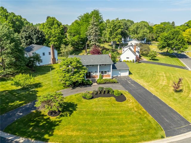 52 Parkridge Drive, Pittsford, NY 14534
