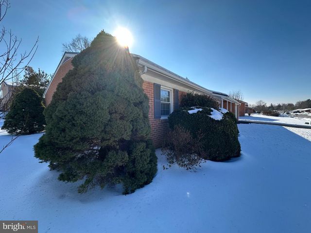 10829 OAK VALLEY DR, Hagerstown, MD 21740