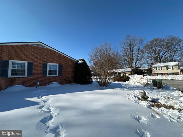 10829 OAK VALLEY DR, Hagerstown, MD 21740