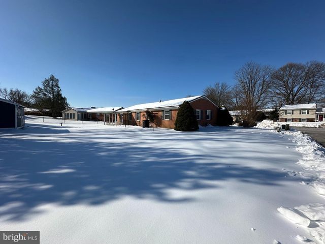 10829 OAK VALLEY DR, Hagerstown, MD 21740