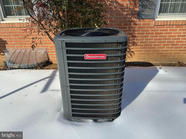 10829 OAK VALLEY DR, Hagerstown, MD 21740