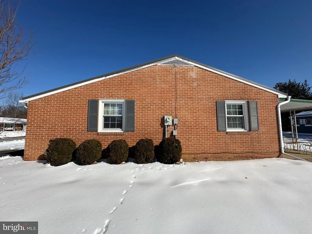 10829 OAK VALLEY DR, Hagerstown, MD 21740