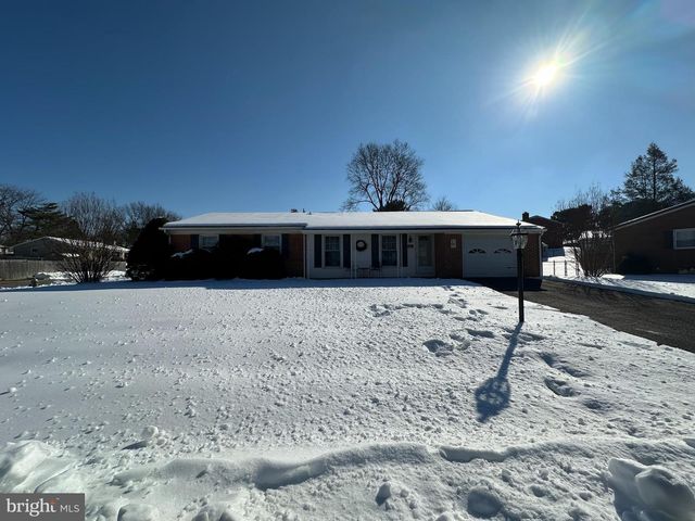 10829 OAK VALLEY DR, Hagerstown, MD 21740