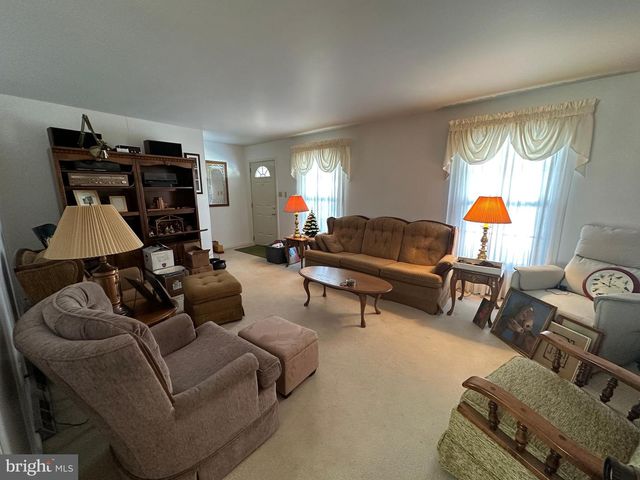 10829 OAK VALLEY DR, Hagerstown, MD 21740