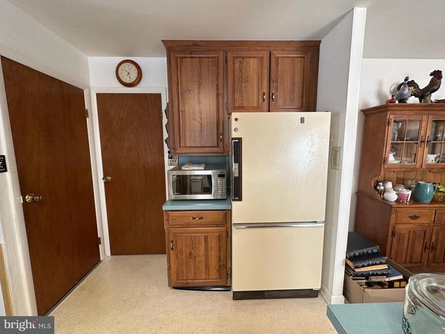 10829 OAK VALLEY DR, Hagerstown, MD 21740