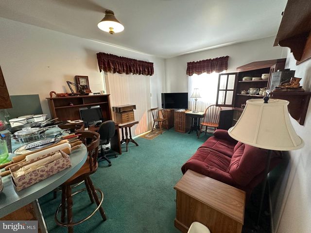 10829 OAK VALLEY DR, Hagerstown, MD 21740