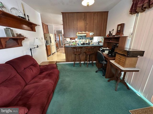 10829 OAK VALLEY DR, Hagerstown, MD 21740