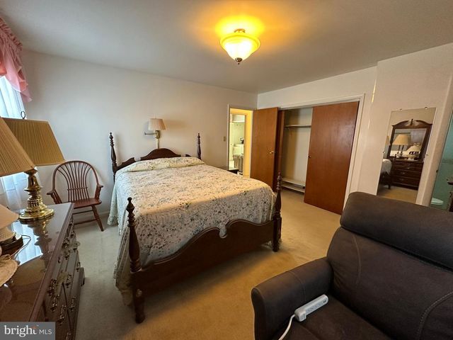 10829 OAK VALLEY DR, Hagerstown, MD 21740