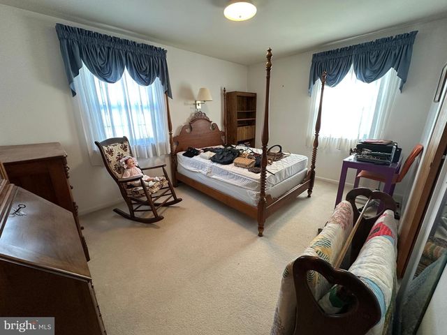 10829 OAK VALLEY DR, Hagerstown, MD 21740