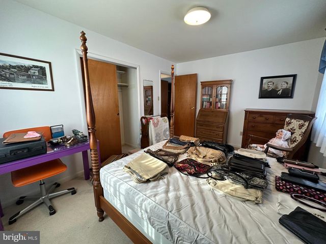 10829 OAK VALLEY DR, Hagerstown, MD 21740