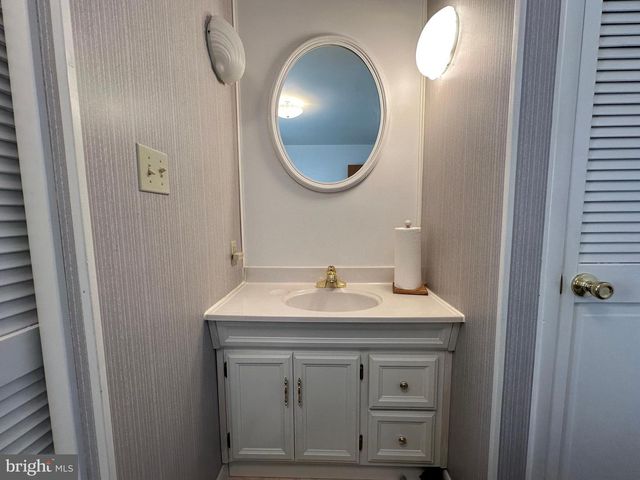 10829 OAK VALLEY DR, Hagerstown, MD 21740