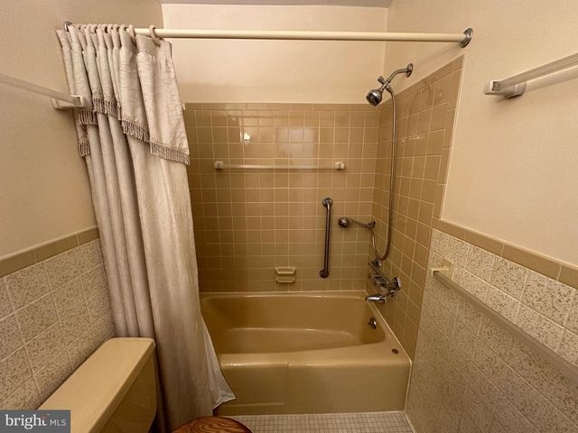 10829 OAK VALLEY DR, Hagerstown, MD 21740