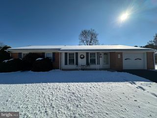 10829 OAK VALLEY DR, Hagerstown, MD 21740