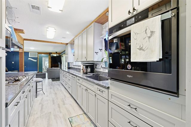 3322 Oak Drive, Dickinson, TX 77539