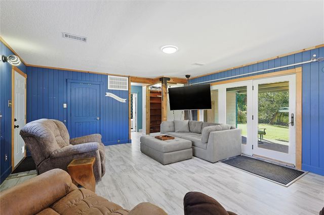 3322 Oak Drive, Dickinson, TX 77539