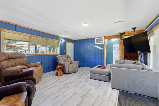 3322 Oak Drive, Dickinson, TX 77539