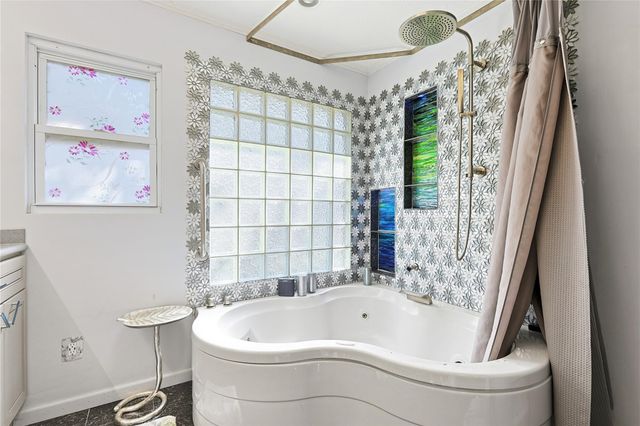 3322 Oak Drive, Dickinson, TX 77539