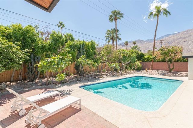 1065 E Sunny Dunes Road, Palm Springs, CA 92264