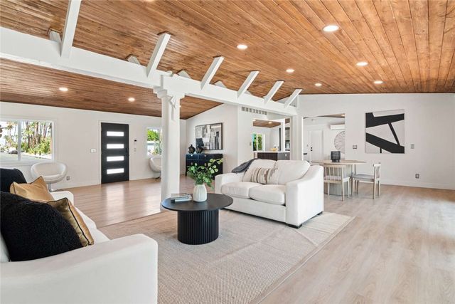 1065 E Sunny Dunes Road, Palm Springs, CA 92264