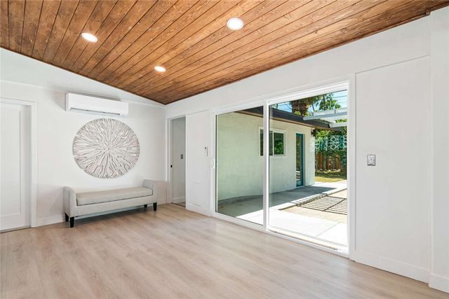 1065 E Sunny Dunes Road, Palm Springs, CA 92264