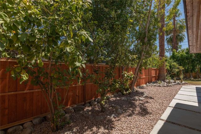 1065 E Sunny Dunes Road, Palm Springs, CA 92264