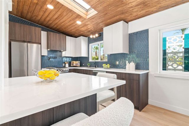 1065 E Sunny Dunes Road, Palm Springs, CA 92264
