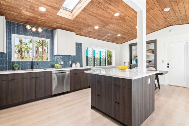 1065 E Sunny Dunes Road, Palm Springs, CA 92264