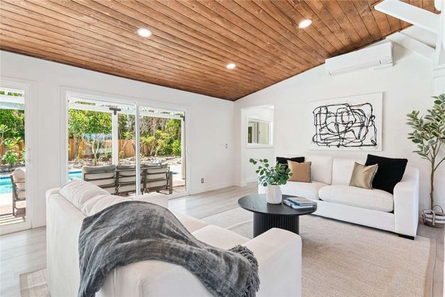 1065 E Sunny Dunes Road, Palm Springs, CA 92264